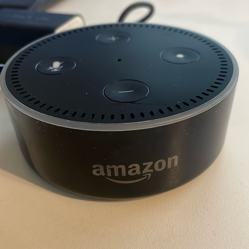 Amazon echo dot, black